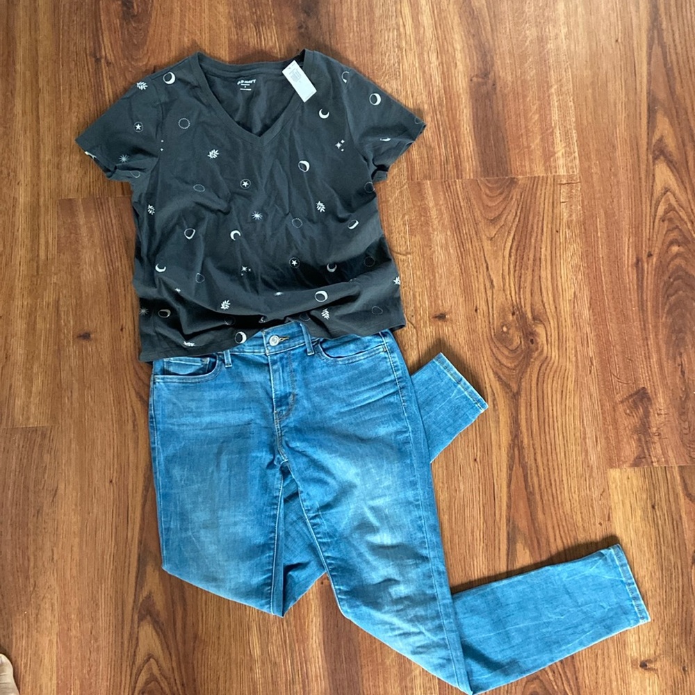 Old Navy t shirt